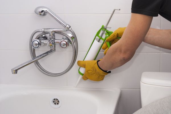 Cost of Bathtub Caulking in Merritt Island