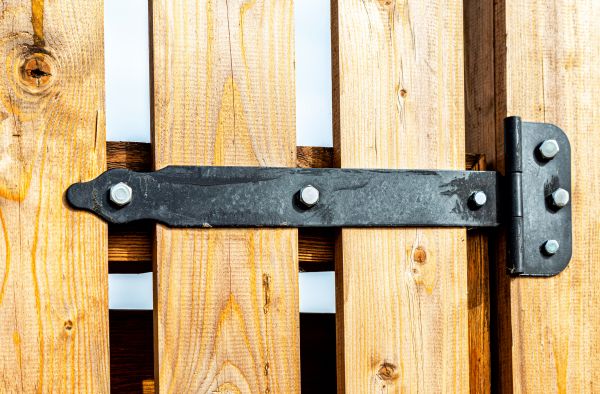 Cost of Gate Hinge Repair in Merritt Island