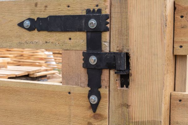 Cost of Gate Hinge Adjustment in Merritt Island