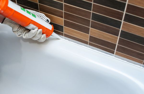 Cost of Bathtub Sealing in Merritt Island